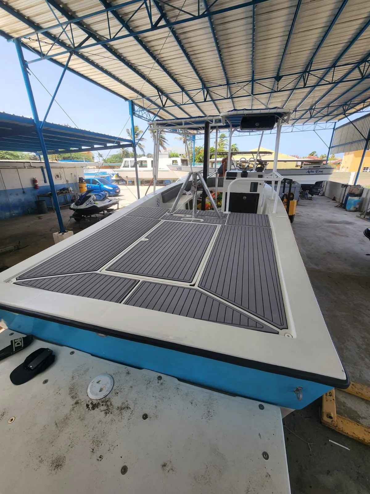 Full boat deck fitted with grey marine flooring in Aruba